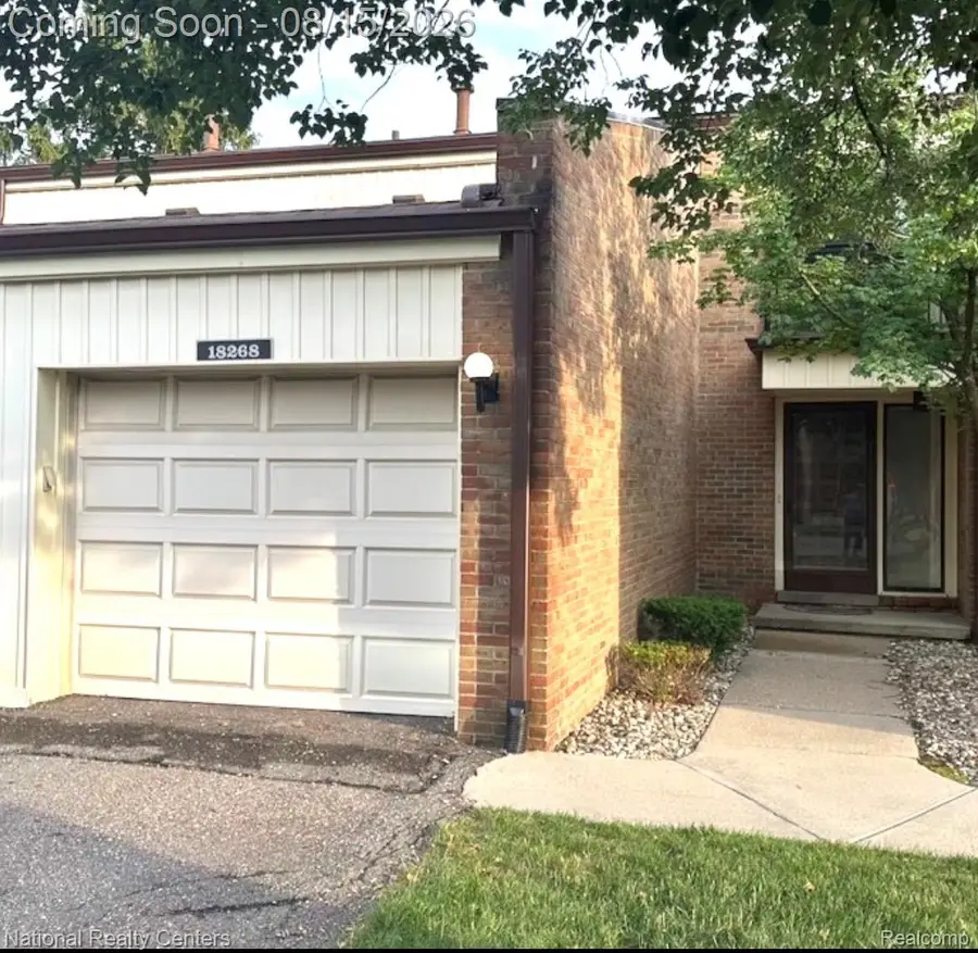 18268 University Park Drive, Livonia, MI 48152 - #2