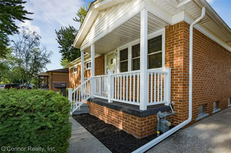 721 Carolina Avenue, Marysville, MI 48040 - #3