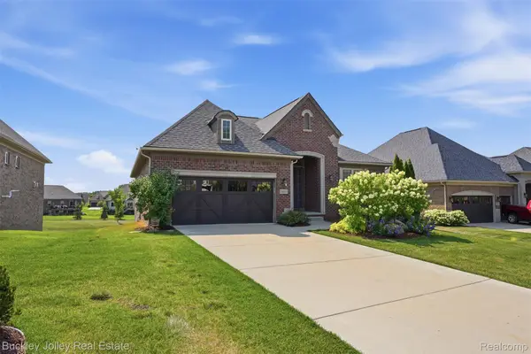 24355 Pinnacle Circle, SouthLyon, MI 48178
