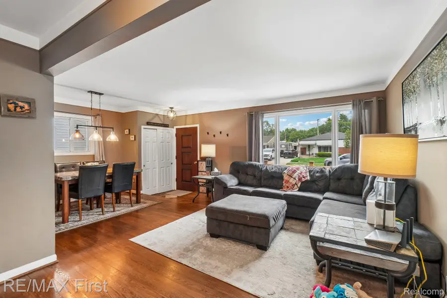 320 Hecht Drive, Madison Heights, MI 48071 - #2