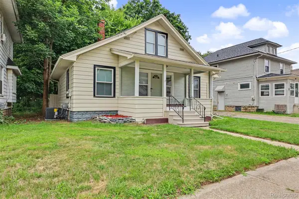 2102 Forest Avenue, Lansing, MI 48910