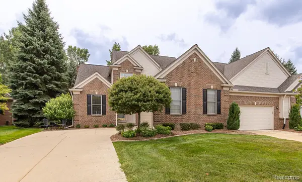 1313 Rock Valley Drive, Rochester, MI 48307