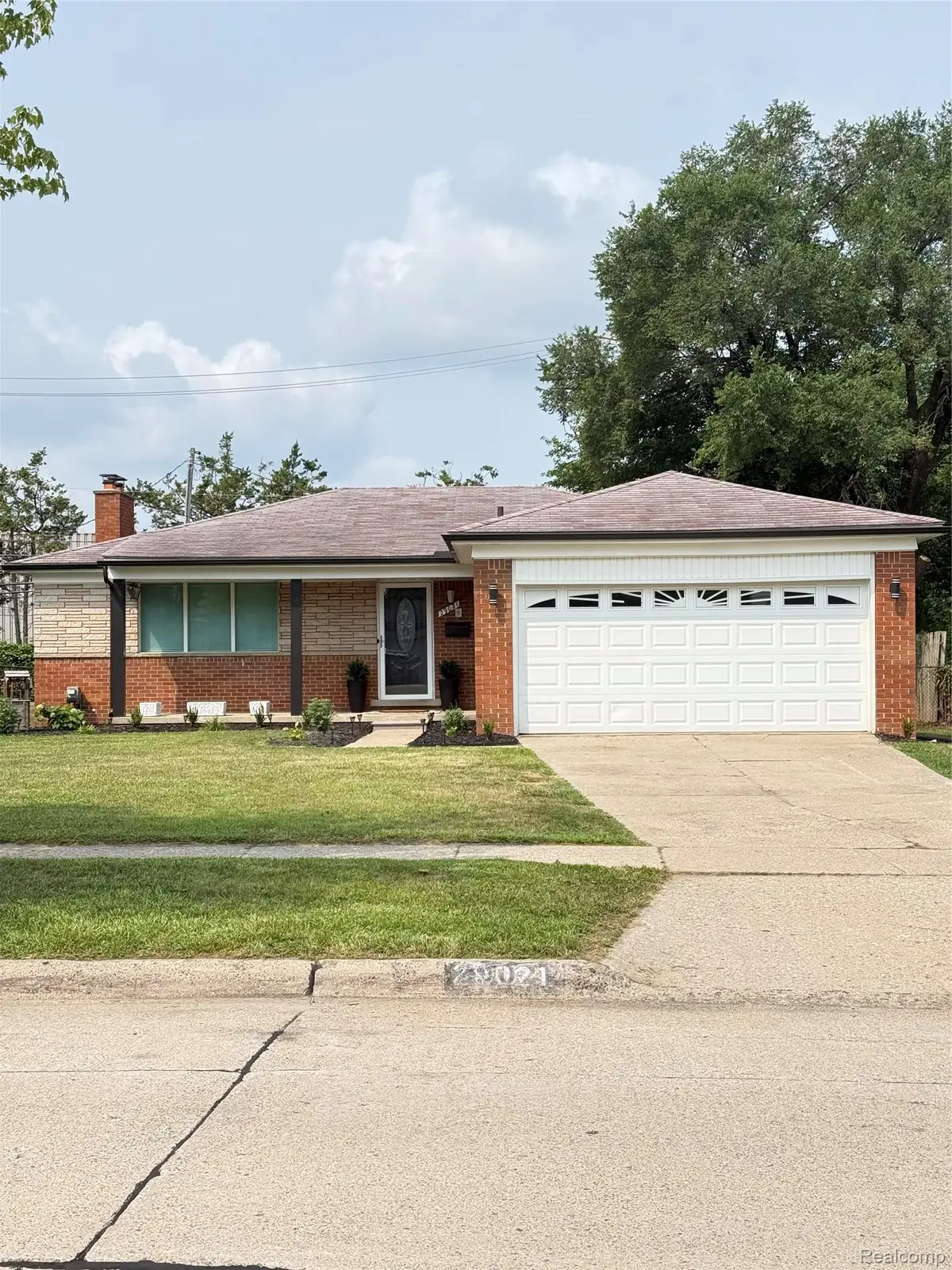 29021 Van Laan Drive, Warren, MI 48092 - #1