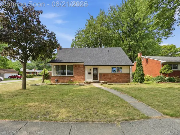 711 Jamaica Drive, Troy, MI 48083