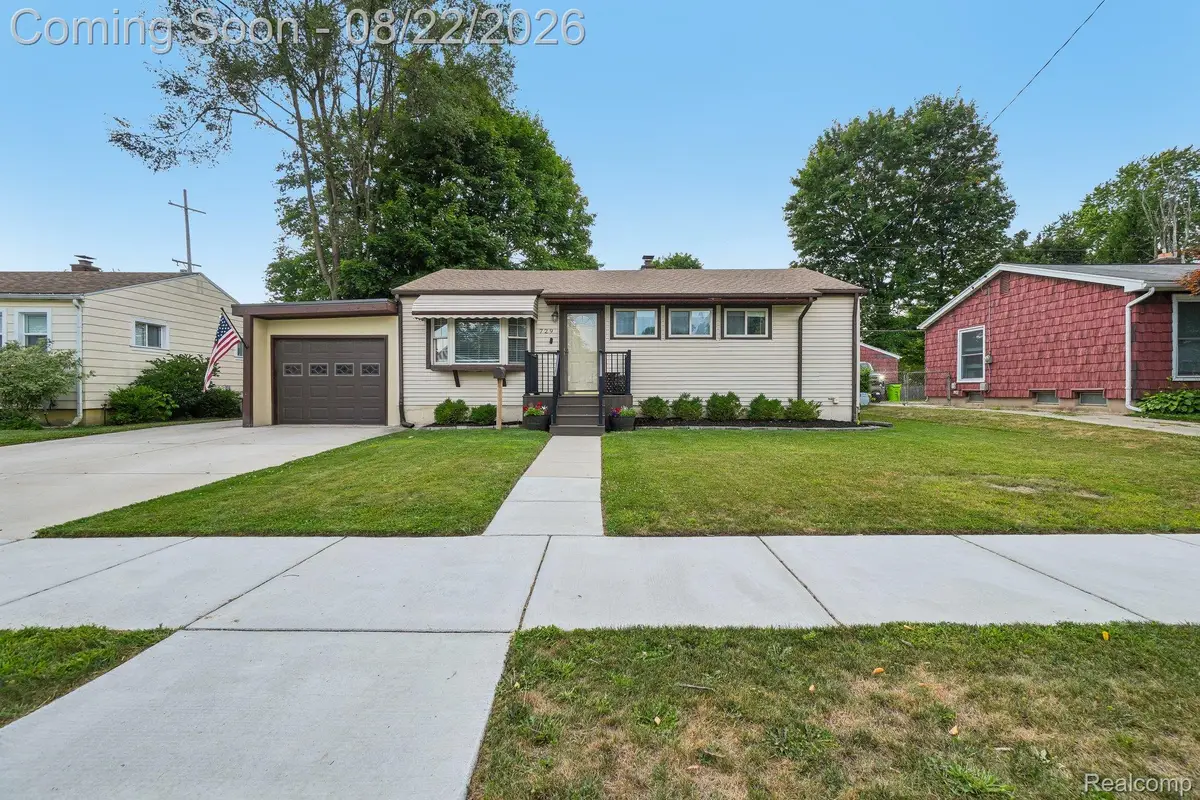 729 Woodbine Drive, Fenton, MI 48430 - #1