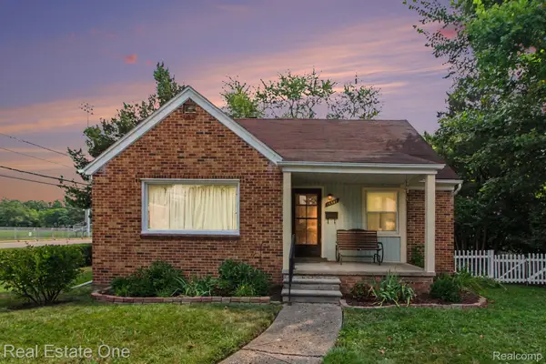 15982 Macarthur Street E, Redford, MI 48239