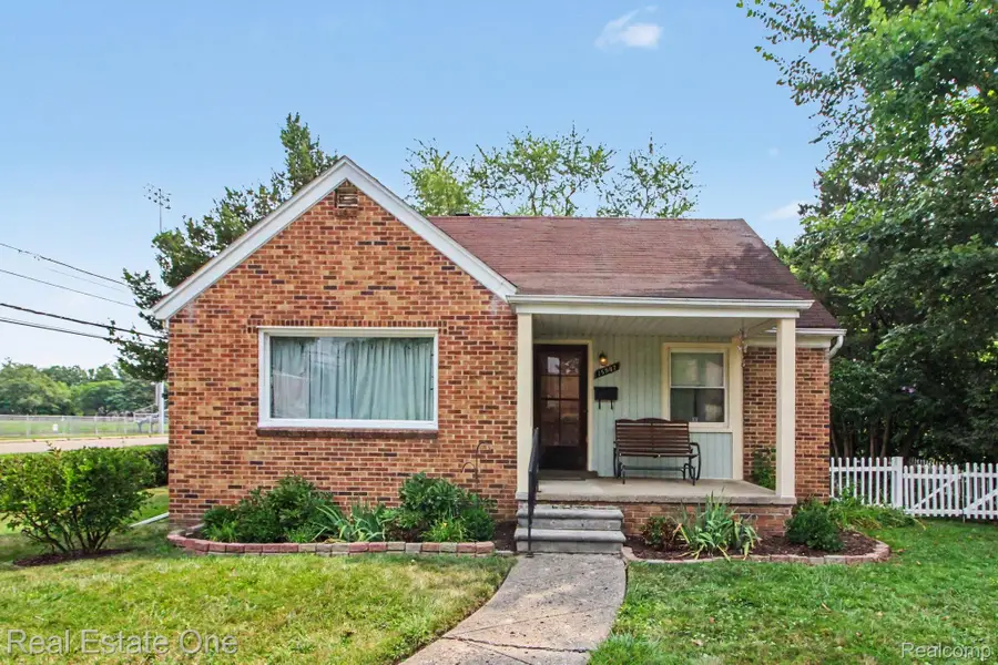 15982 Macarthur Street E, Redford, MI 48239 - #2