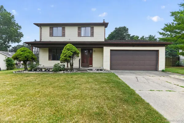 212 Lindenwood Drive, Linden, MI 48451
