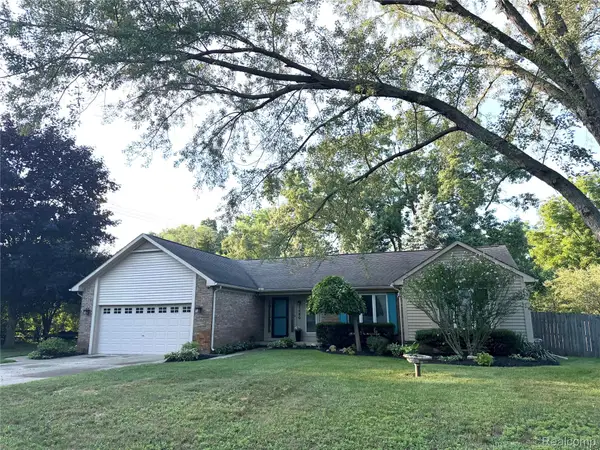 1580 Carthage, CommerceTwp, MI 48382