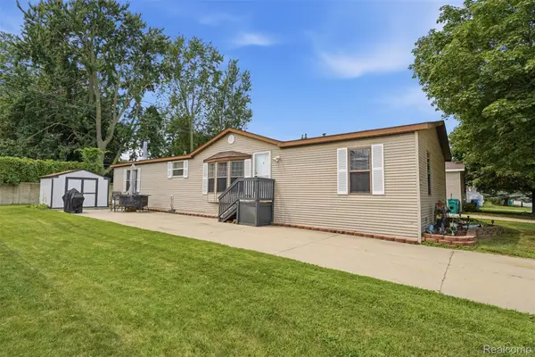 23338 Arlington Drive, ClintonTownship, MI 48036