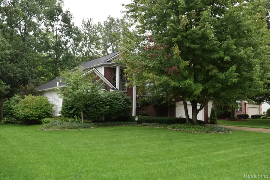 5311 Sandalwood Court, Grand Blanc, MI 48439 - #3