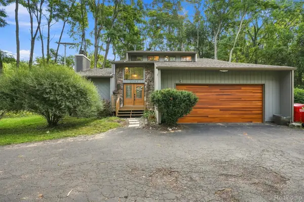 2365 Lochaven Road, WestBloomfield, MI 48324