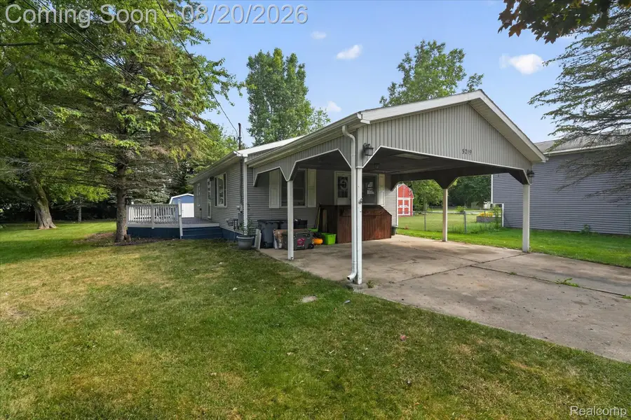 5219 E Carpenter Road, Flint, MI 48506 - #2