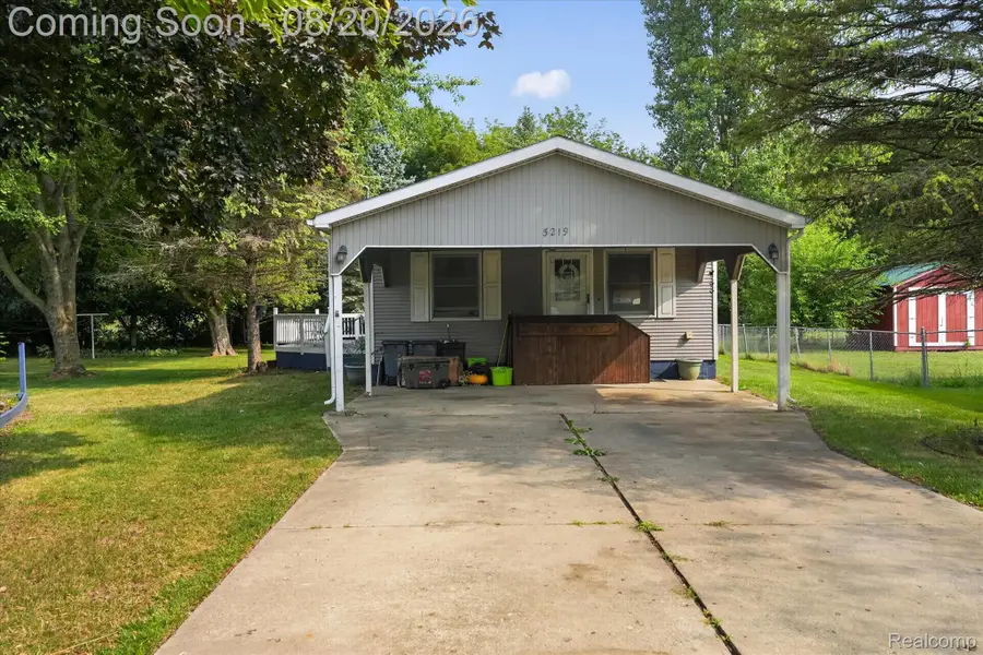 5219 E Carpenter Road, Flint, MI 48506 - #3