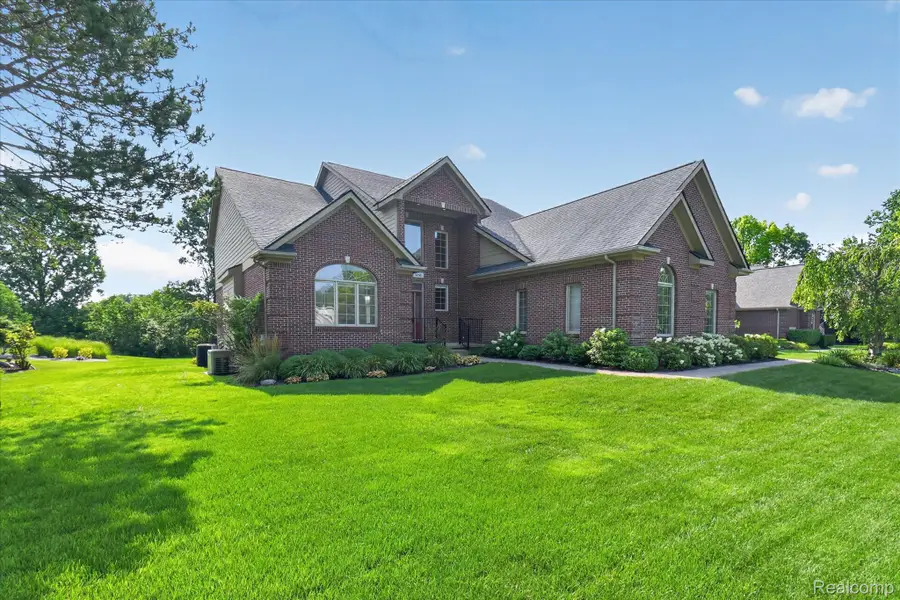 3747 Honors Way, Howell, MI 48843 - #2