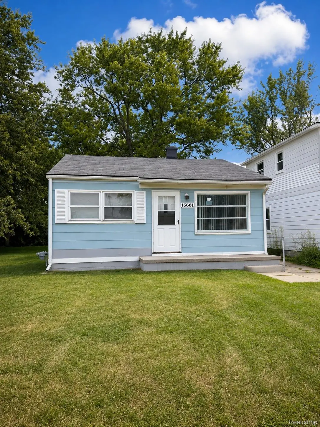 13681 Hendricks Avenue, Warren, MI 48089 - #1