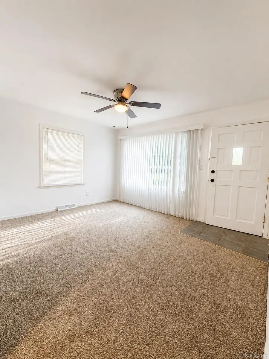 13681 Hendricks Avenue, Warren, MI 48089 - #3