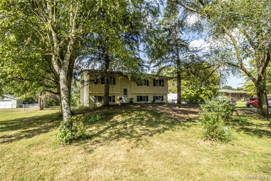 10340 Farrand Road, Montrose, MI 48457 - #2