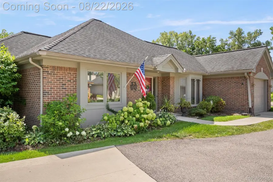21388 Magnolia Court, Farmington Hills, MI 48336 - #3