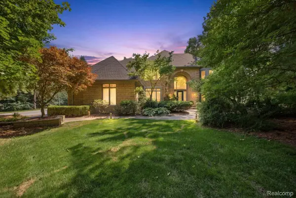 853 Lone Pine Road, BloomfieldHills, MI 48302