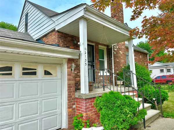 2135 Rome Avenue, Warren, MI 48091