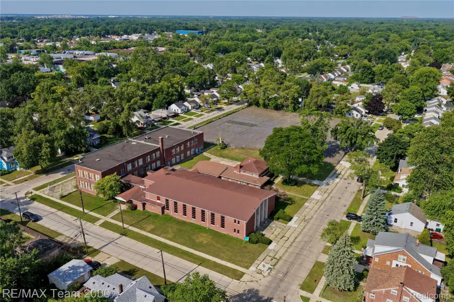 26123 Mcdonald Street, Dearborn Heights, MI 48125 - #3