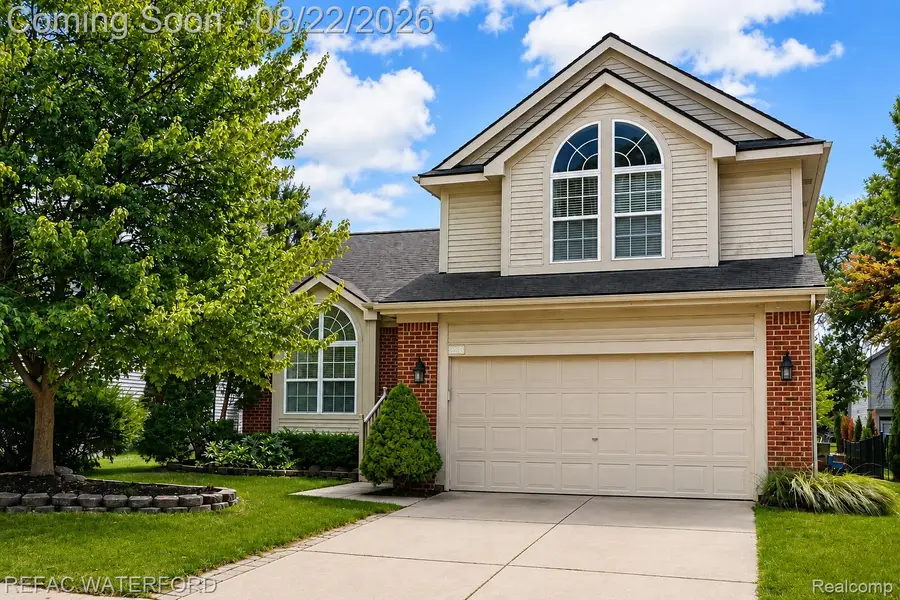 6473 Lake Meadow Drive, Waterford, MI 48327 - #2