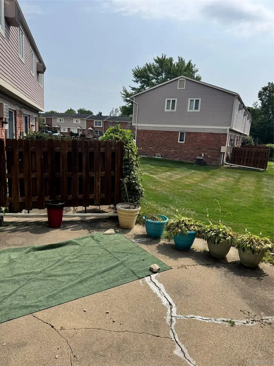 20270 Great Oaks Circle S #252, Clinton Township, MI 48036 - #2
