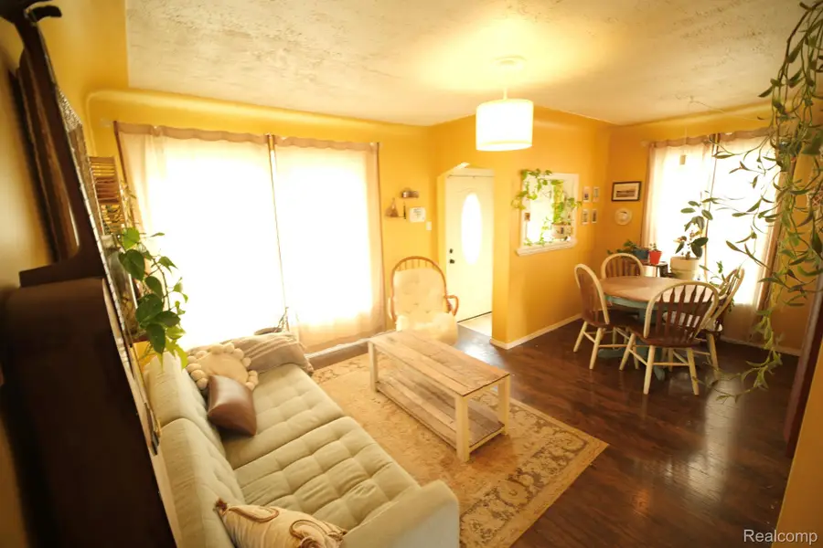 26225 Annapolis Street, Dearborn Heights, MI 48125 - #2