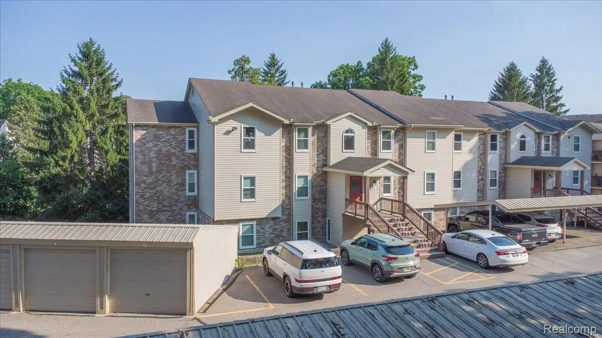 4929 Harbor Point Drive, Waterford, MI 48329 - #1
