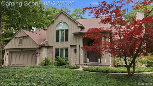 4979 Oak Hollow, WestBloomfield, MI 48323