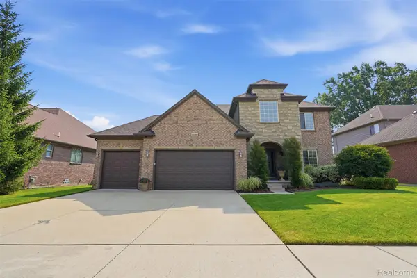 55362 Estates Lane, Macomb, MI 48042