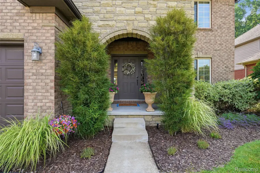55362 Estates Lane, Macomb, MI 48042 - #3