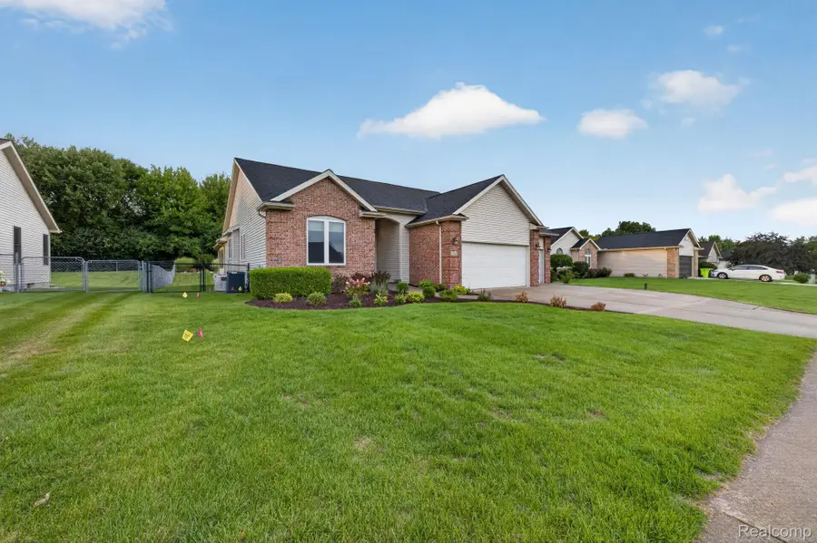 7168 Parkridge Parkway, Swartz Creek, MI 48473 - #3