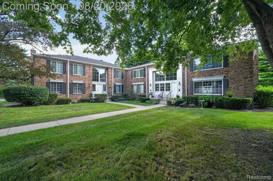629 E Fox Hills Drive #44, Bloomfield, MI 48304 - #2