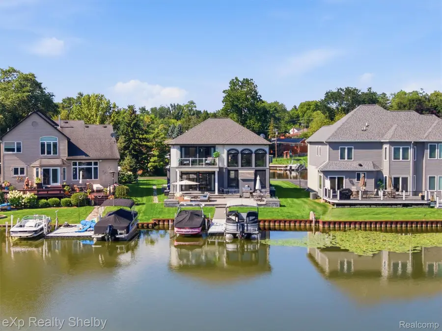 305 Beverly Estates Drive, Waterford, MI 48328 - #2
