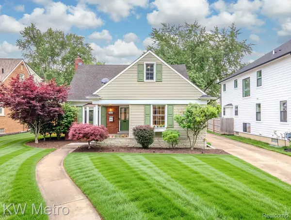 2120 Vinsetta Boulevard, RoyalOak, MI 48073