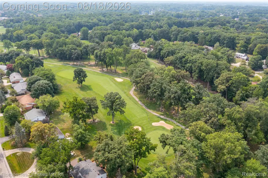 5805 Glen Eagles Drive, West Bloomfield, MI 48323 - #2