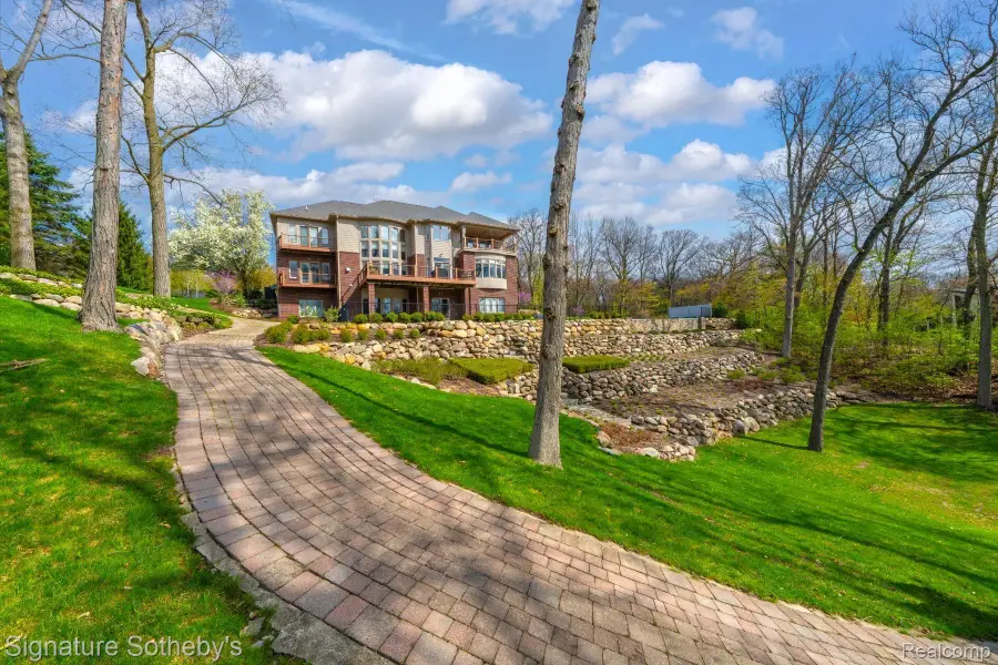 5001 Forest Valley, Clarkston, MI 48348 - #2
