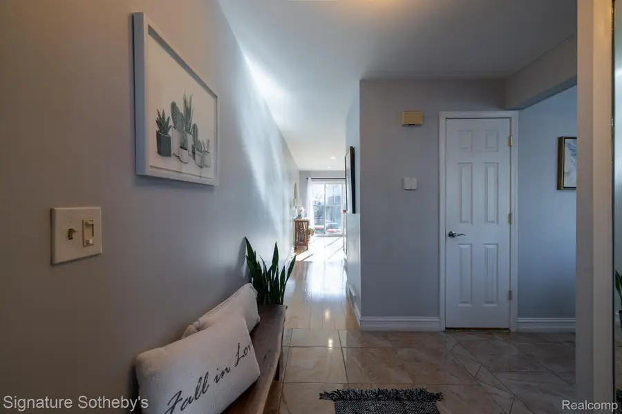 1863 Newporte, Royal Oak, MI 48073 - #3