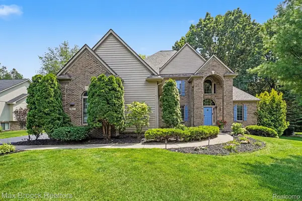 9843 Oak Valley Drive, Clarkston, MI 48348