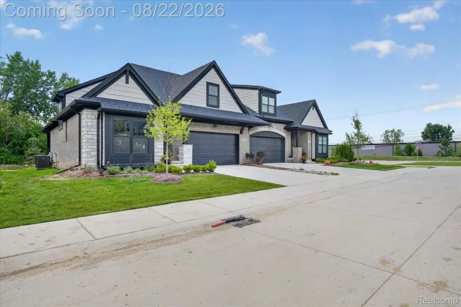 2020 Breckenridge Court, Rochester Hills, MI 48307 - #2