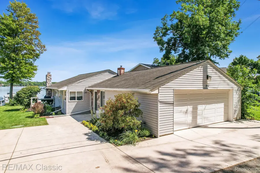 294 Lakeside Drive, White Lake, MI 48386 - #2