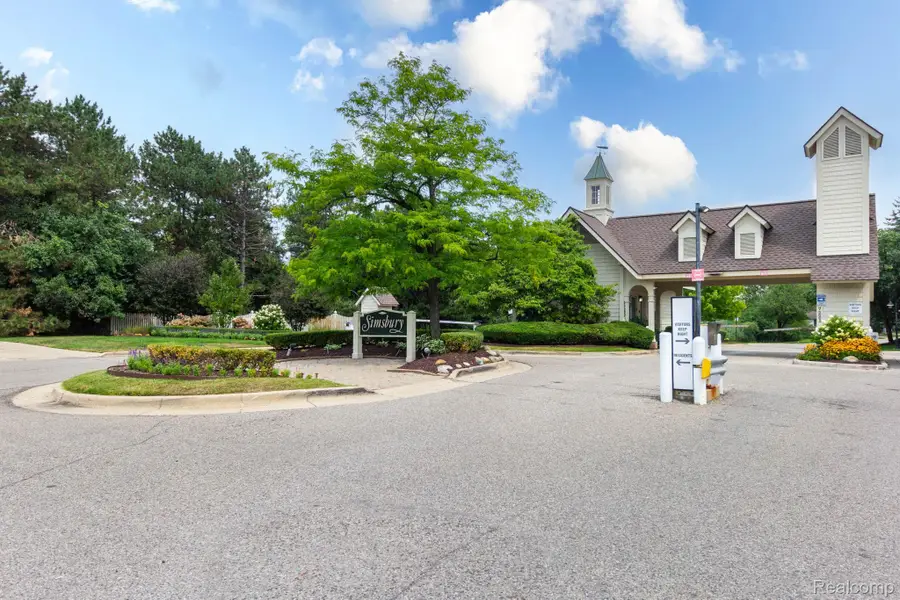 7671 Danbury Circle, West Bloomfield, MI 48322 - #3