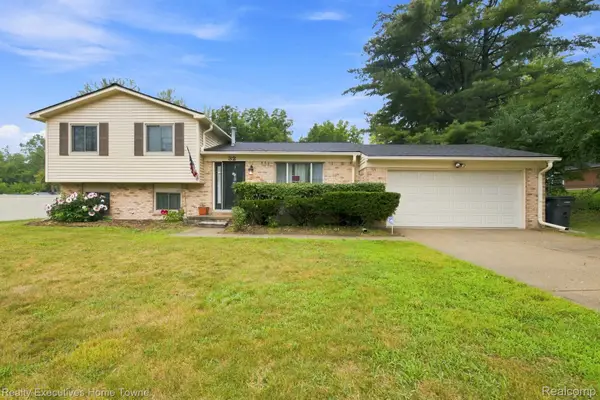 32 S Eastway Drive, Pontiac, MI 48342