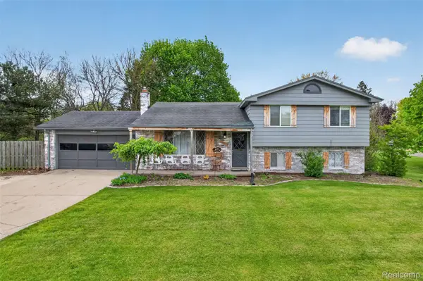 11479 Farmhill Drive, Fenton, MI 48430