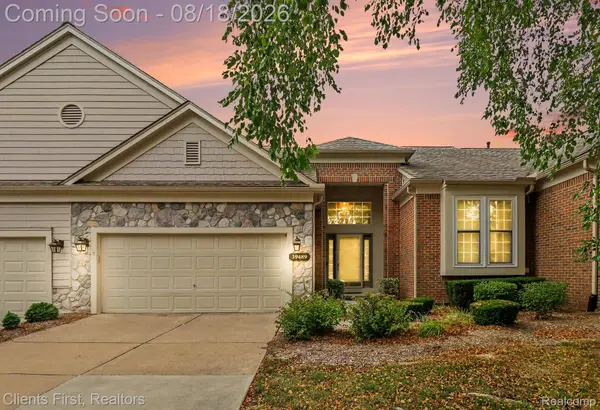 39489 Edgewater Drive, Northville, MI 48168