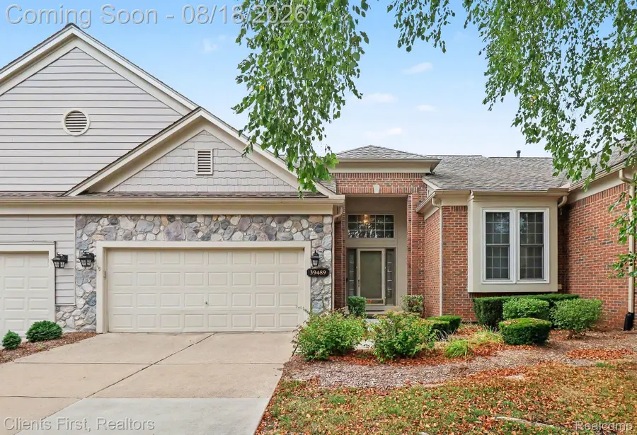 39489 Edgewater Drive, Northville, MI 48168 - #3