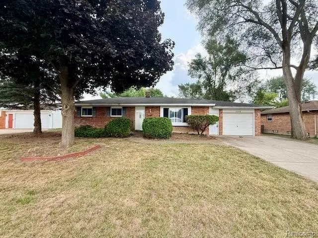 1300 Edgeorge Street, Waterford, MI 48327 - #1