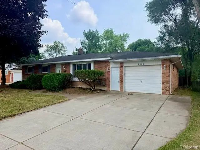 1300 Edgeorge Street, Waterford, MI 48327 - #3
